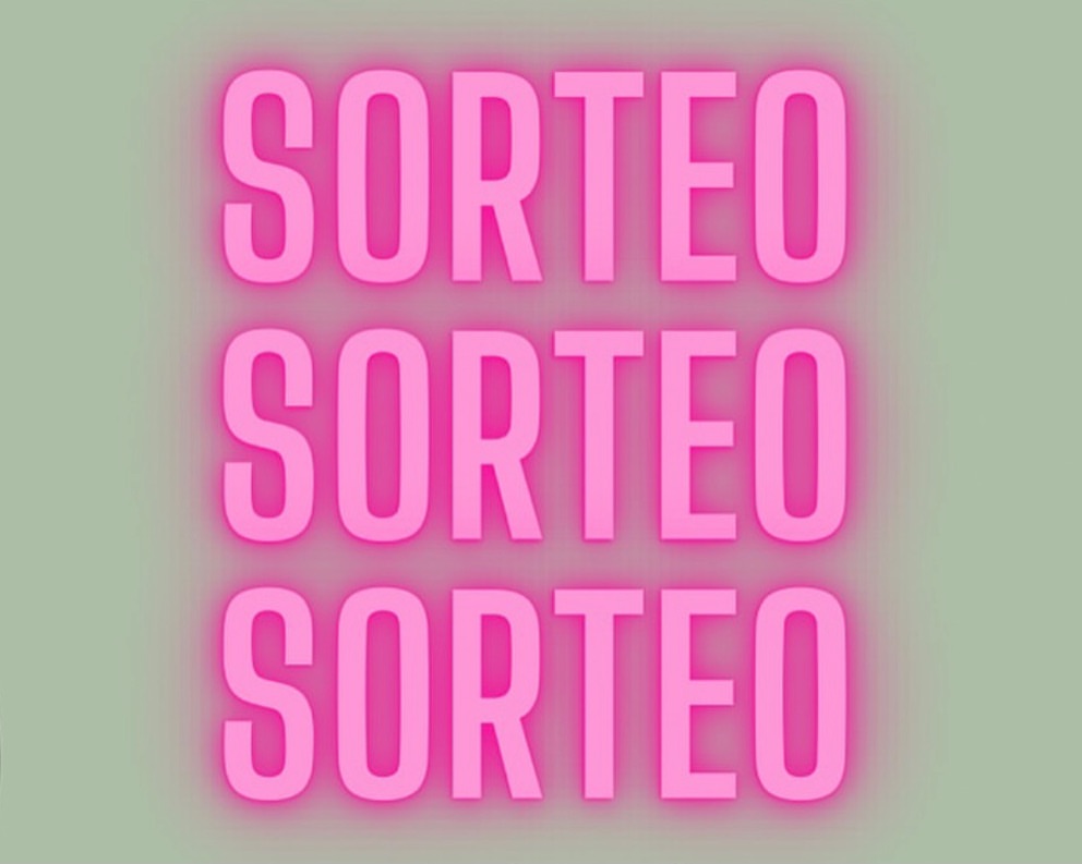 Imagen de SORTEO💋
.
.
Gánate este hermoso combito de maquillaje 
.