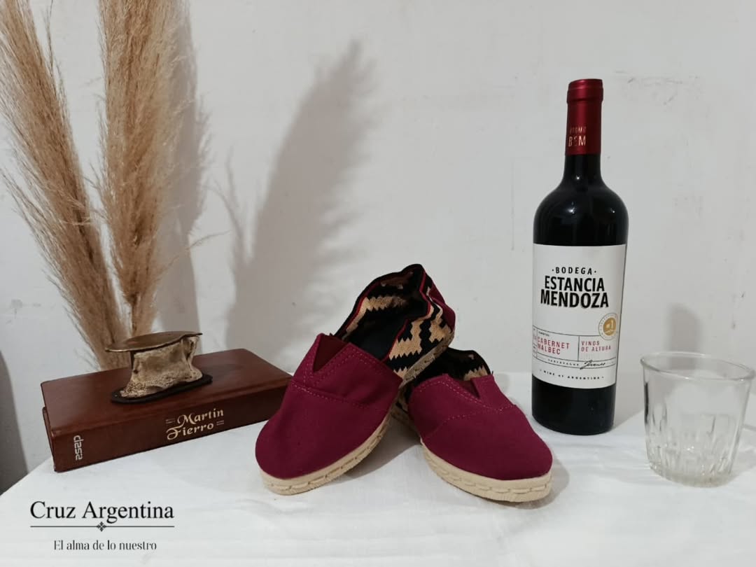 Imagen de ¡SORTEO DE FIN DE AÑO EN CRUZ ARGENTINA! 🍷👣

Llegó 