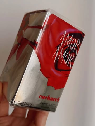 Imagen de 🎁Regalo navideño! 🎁 

Hoy os quiero sortear este perf