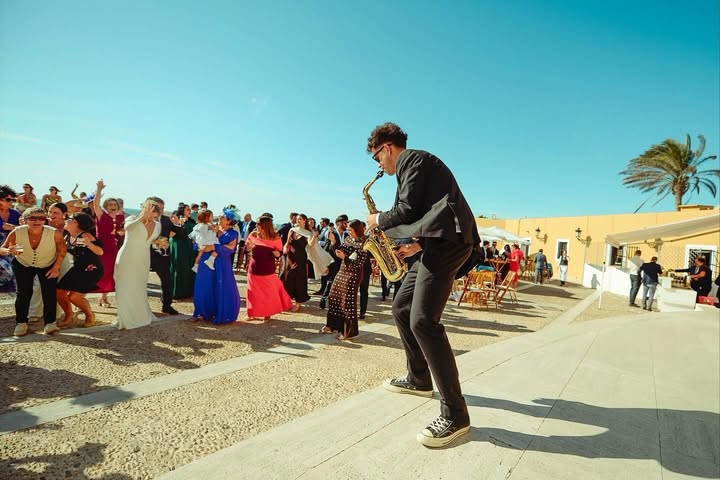 Imagen de 🎷✨ ¡ALERTA SORTEO!✨🎷 Hoy es el día del saxofón 